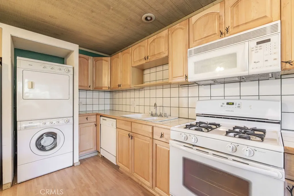 151 Vista, Sugarloaf, California 92386 home-pic-6