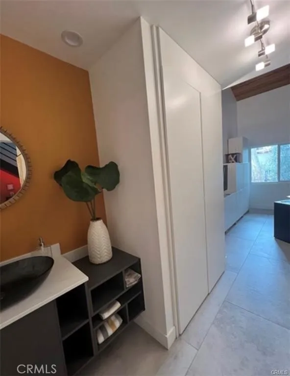 5460 White Oak A305, Encino, California 91316 home-pic-8