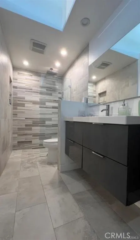 5460 White Oak A305, Encino, California 91316 home-pic-14