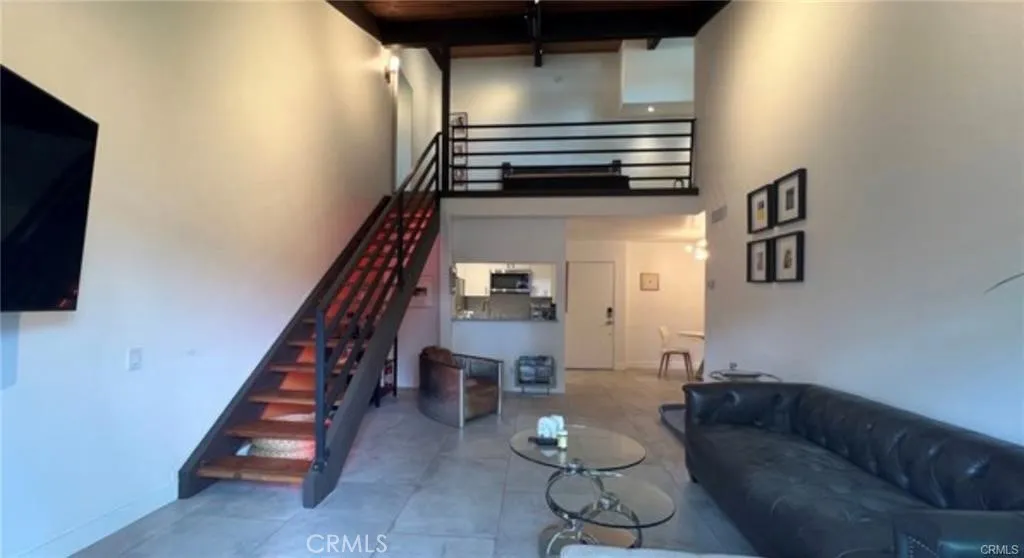 5460 White Oak A305, Encino, California 91316 home-pic-2
