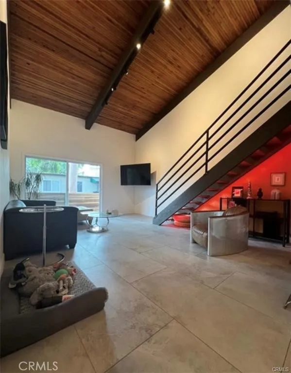 5460 White Oak A305, Encino, California 91316 home-pic-1