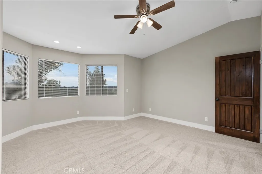18434 Ramona View Drive, Ramona, California 92065 home-pic-25