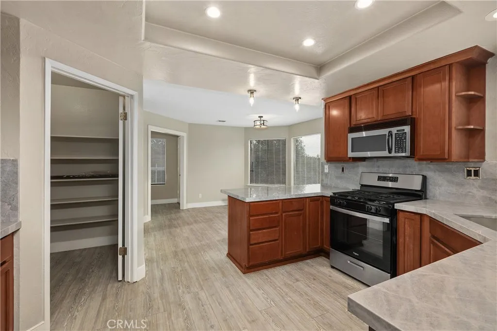 18434 Ramona View Drive, Ramona, California 92065 home-pic-11