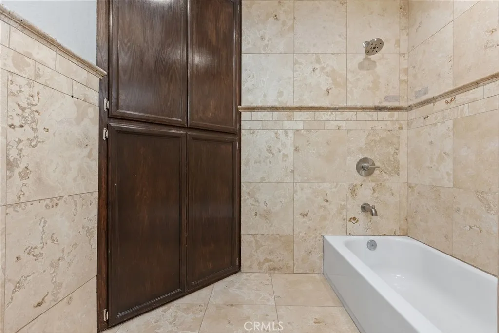 18434 Ramona View Drive, Ramona, California 92065 home-pic-32