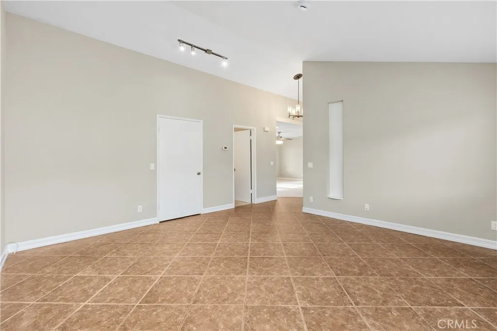 18434 Ramona View Drive, Ramona, California 92065 home-pic-19