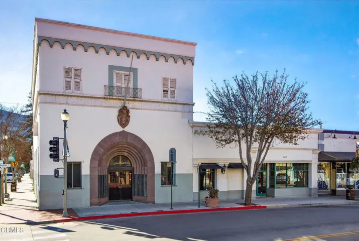 3-web-or-mls-Upmarket Media-948EMain064