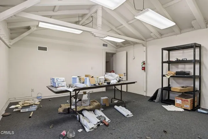 19-web-or-mls-Upmarket Media-948EMain037