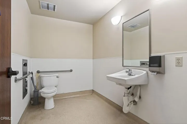 23-web-or-mls-Upmarket Media-948EMain049