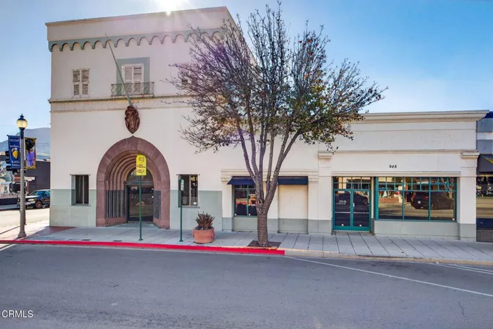 2-web-or-mls-Upmarket Media-948EMain061