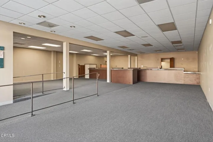 8-web-or-mls-Upmarket Media-948EMain006