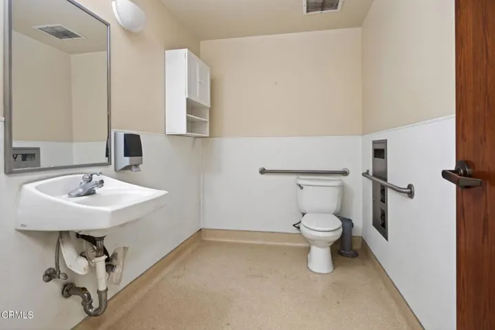 24-web-or-mls-Upmarket Media-948EMain052