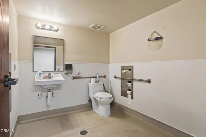 18-web-or-mls-Upmarket Media-948EMain034