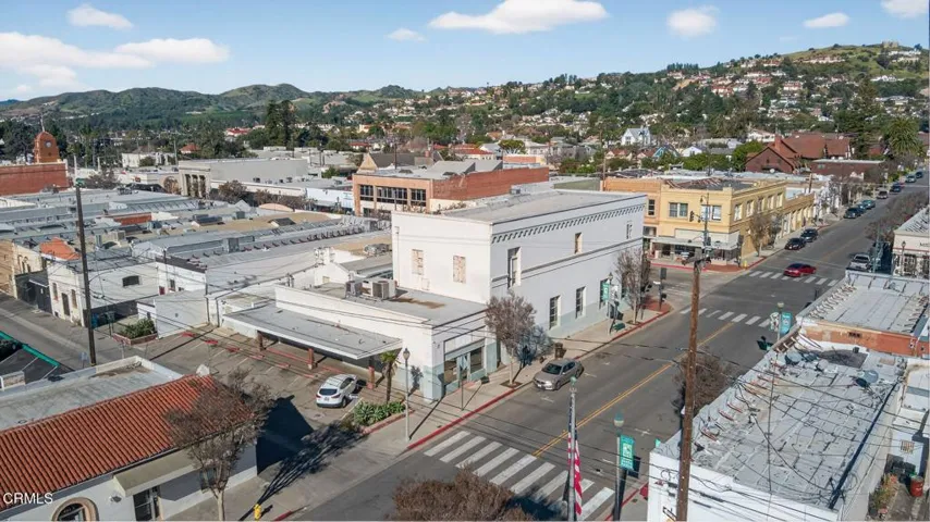 33-web-or-mls-Upmarket Media-948EMai-aer