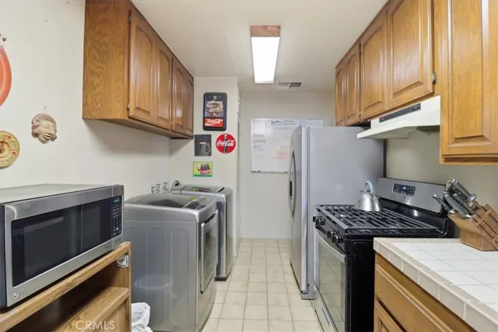 All appliances included in Front House