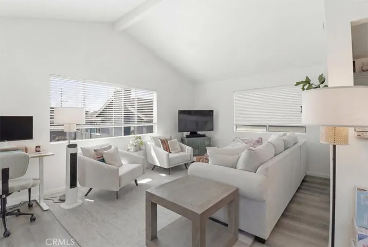 Back Unit 2 Bed/2 Bath
