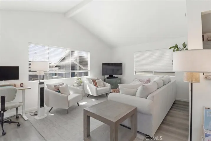 Back 2-Bed/2-Bath Unit