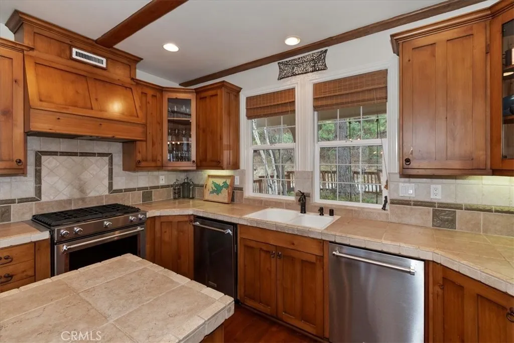 1254 Calgary, Lake Arrowhead, California 92352 home-pic-21