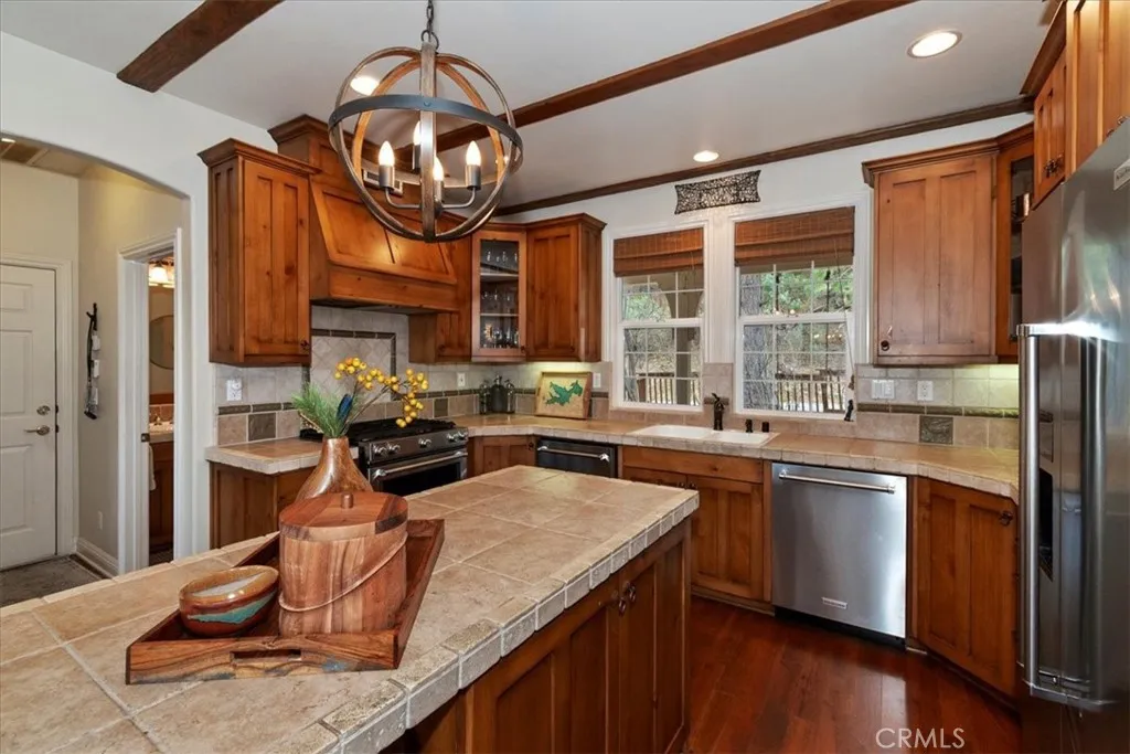 1254 Calgary, Lake Arrowhead, California 92352 home-pic-19