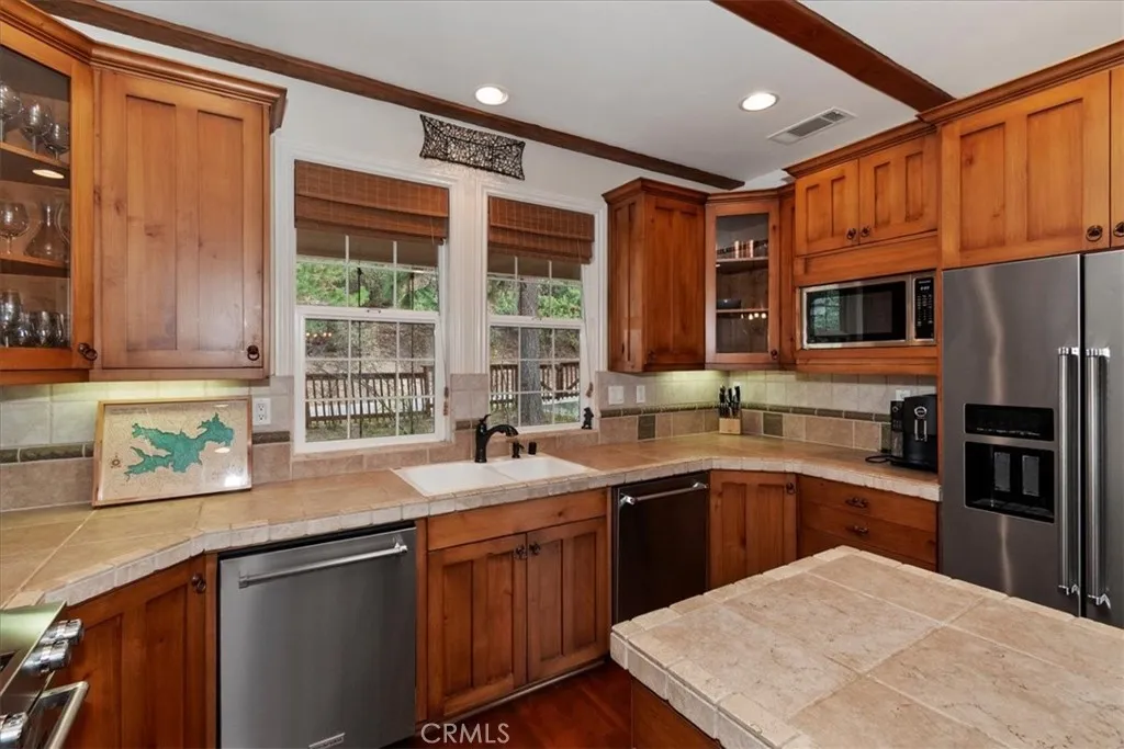 1254 Calgary, Lake Arrowhead, California 92352 home-pic-20