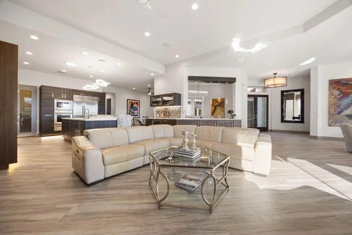 25-web-or-mls-068A6852