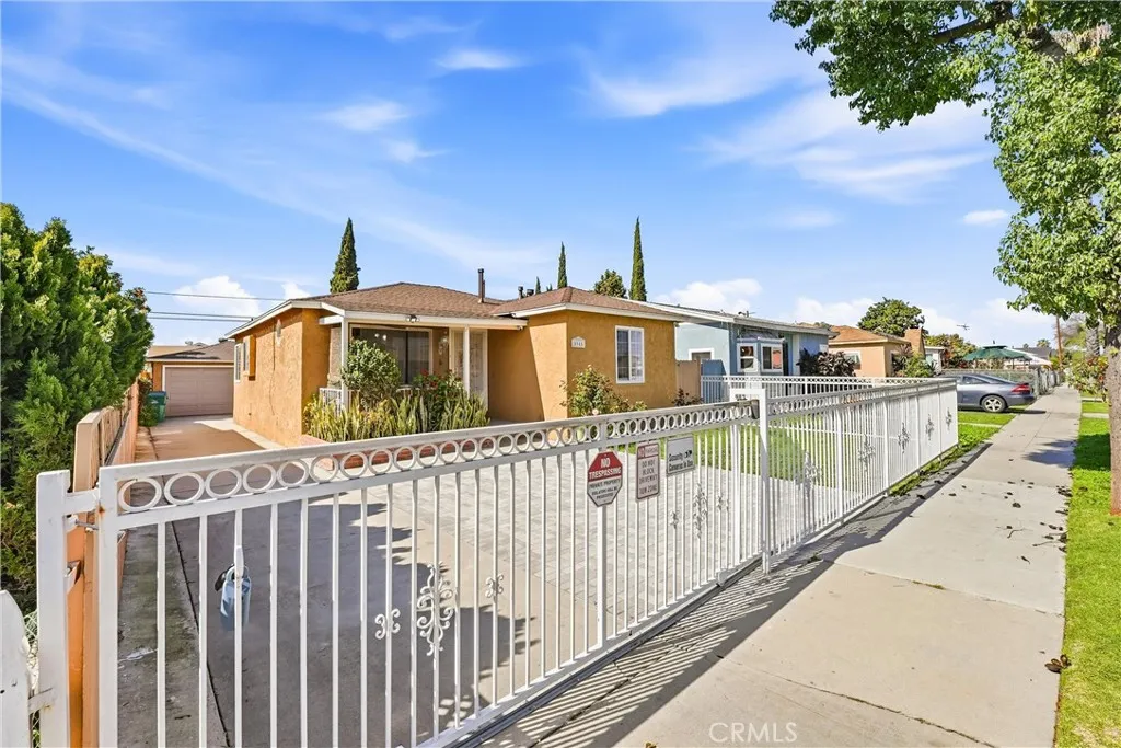5945 Gardenia Avenue, Long Beach, California 90805 home-pic-2