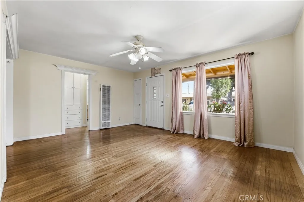 5945 Gardenia Avenue, Long Beach, California 90805 home-pic-11