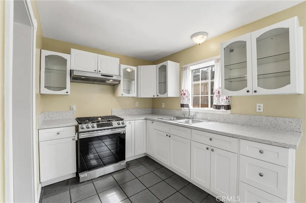 5945 Gardenia Avenue, Long Beach, California 90805 home-pic-6