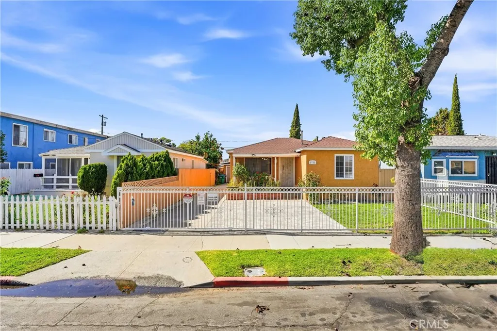 5945 Gardenia Avenue, Long Beach, California 90805 home-pic-1