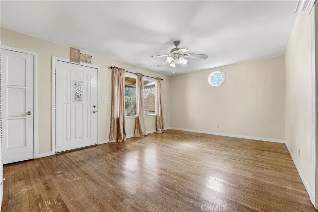5945 Gardenia Avenue, Long Beach, California 90805 home-pic-12