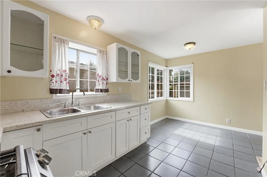 5945 Gardenia Avenue, Long Beach, California 90805 home-pic-7