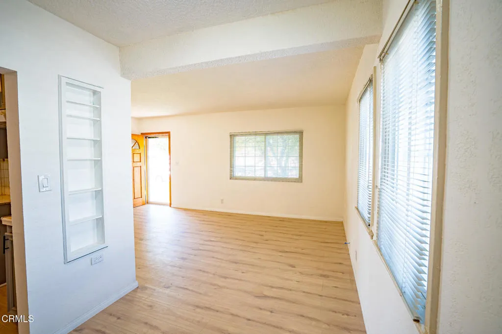 10542 Rainier Street, Sun Valley, California 91352 home-pic-17