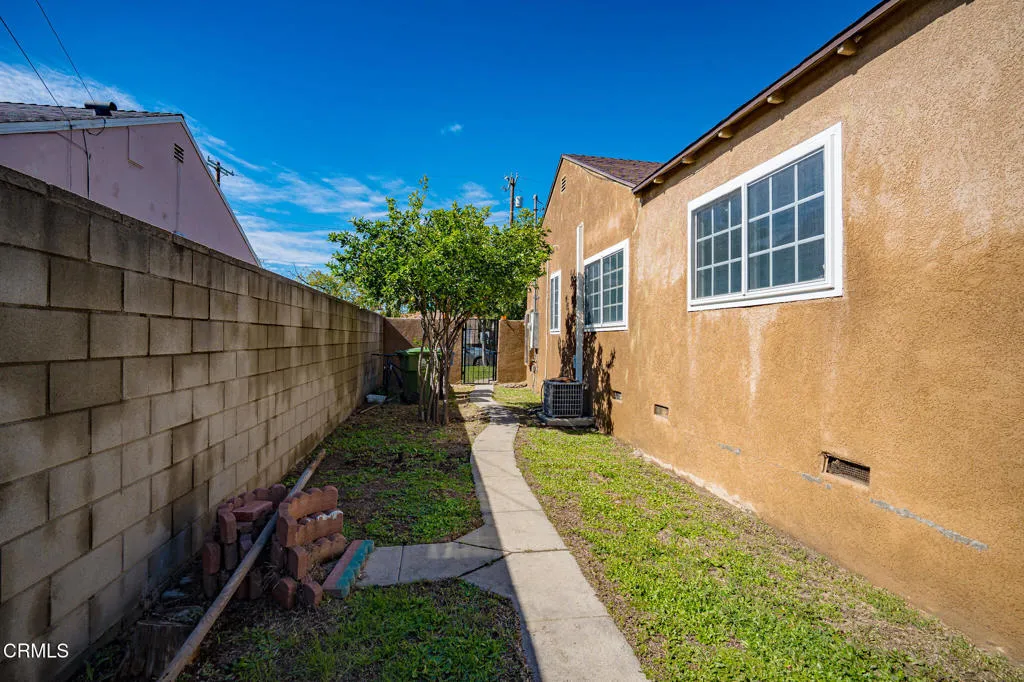 10542 Rainier Street, Sun Valley, California 91352 home-pic-22