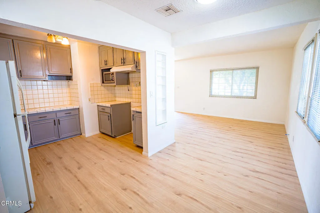 10542 Rainier Street, Sun Valley, California 91352 home-pic-8