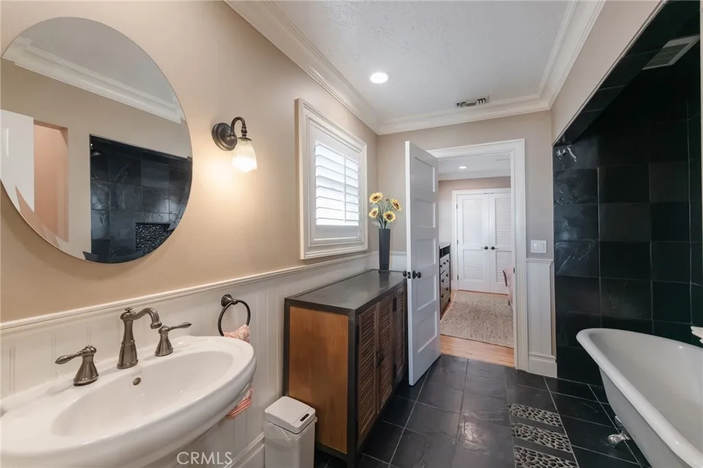 5433 W 134th Place, Hawthorne, California 90250 home-pic-22