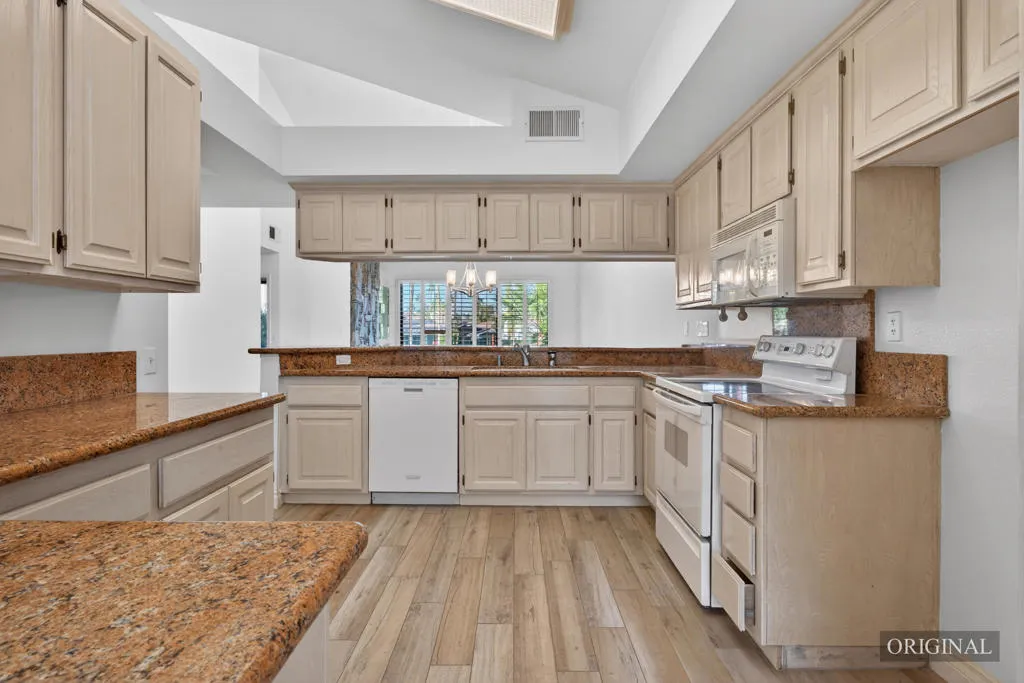 324 Sundance Circle, Palm Desert, California 92211 home-pic-8