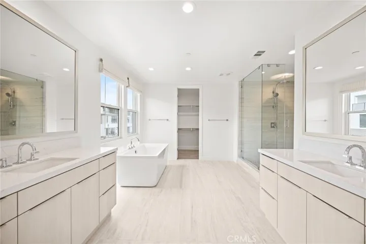 157 Creation St, Irvine, California 92618