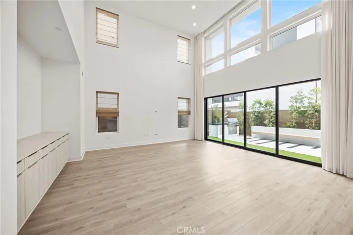 157 Creation St, Irvine, California 92618