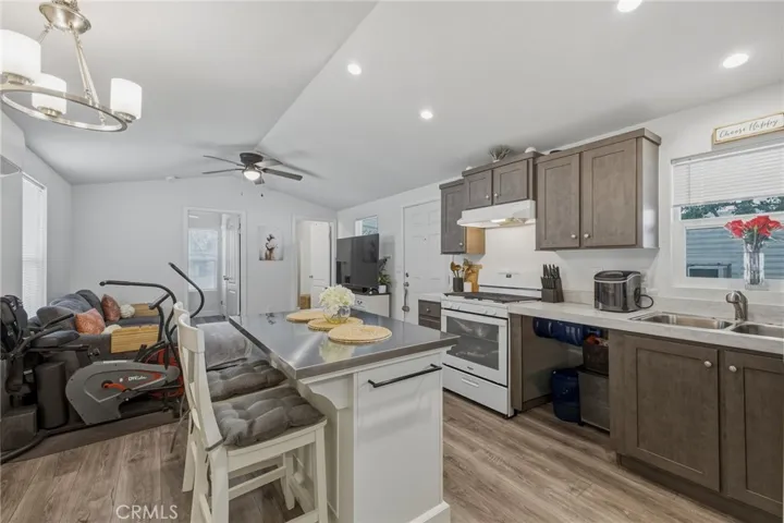 9873 Alder Avenue 4, Bloomington, California 92316