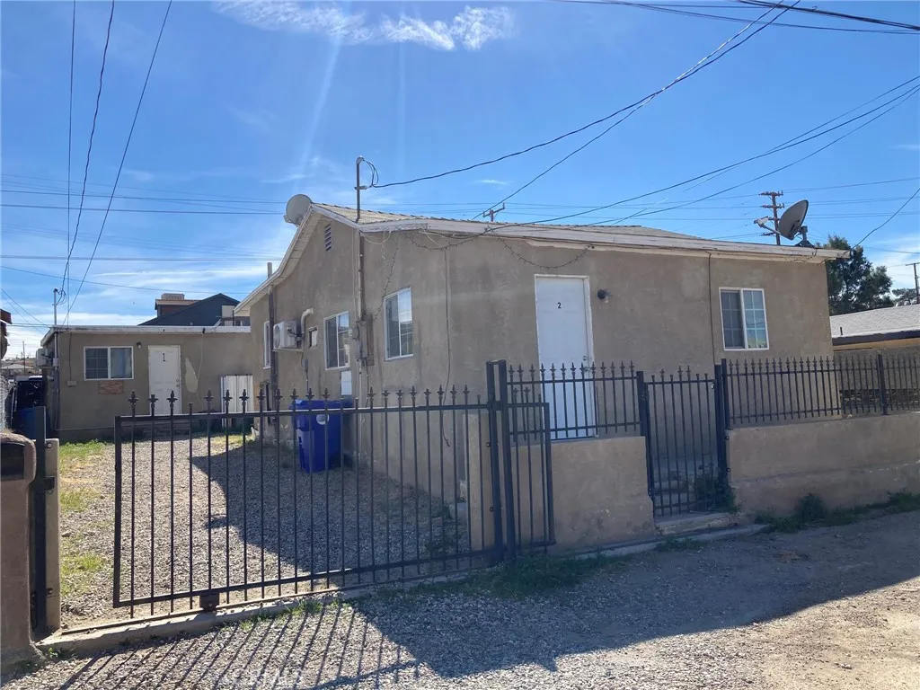 515 Clark, Barstow, California 92311 home-pic-1