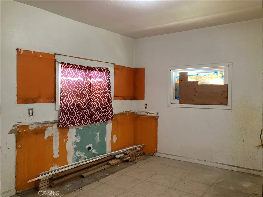515 Clark, Barstow, California 92311 home-pic-18