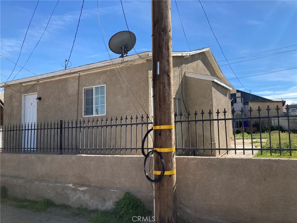 515 Clark, Barstow, California 92311 home-pic-2