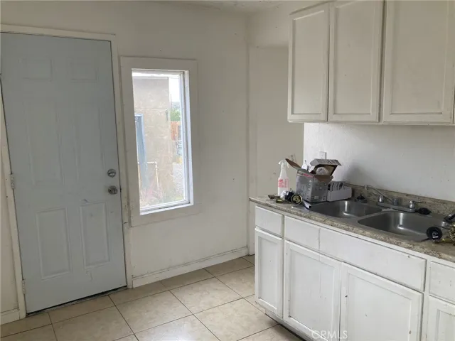 Unit 1 (back unit) - kitchen other view