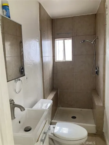 Unit 1 (back unit) bathroom.