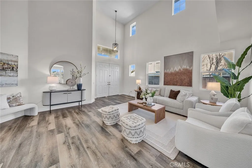 35640 Sainte Foy, Murrieta, California 92563 home-pic-5