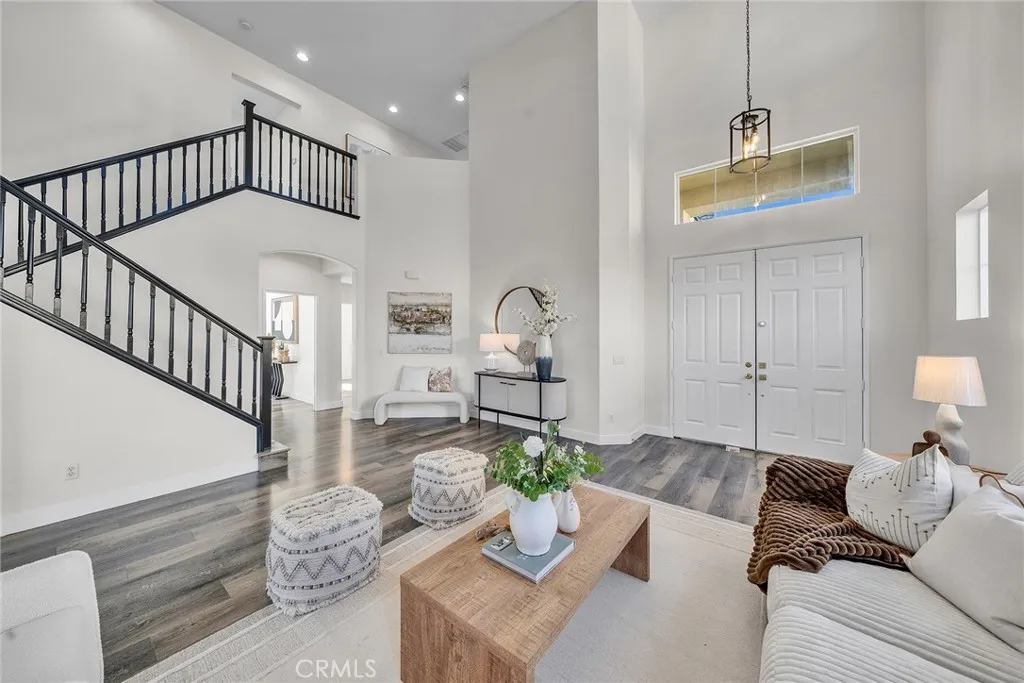 35640 Sainte Foy, Murrieta, California 92563 home-pic-6