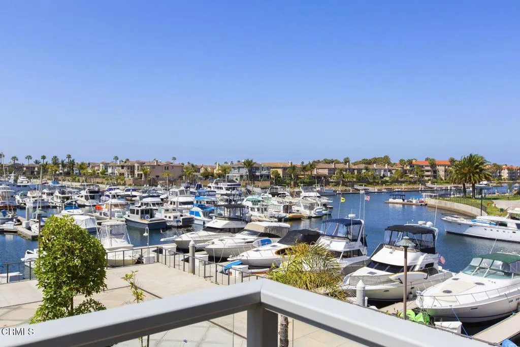 1521 Windshore Way, Oxnard, California 93035 home-pic-1