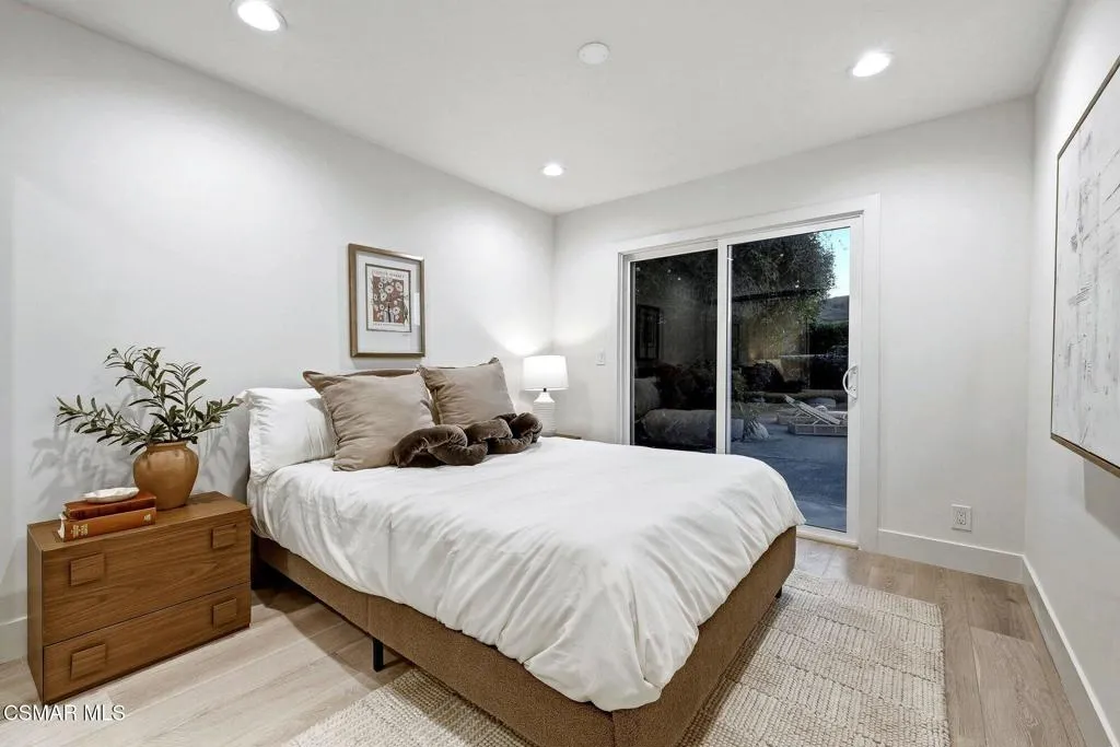 5525 Parkmor Road, Calabasas, California 91302 home-pic-12