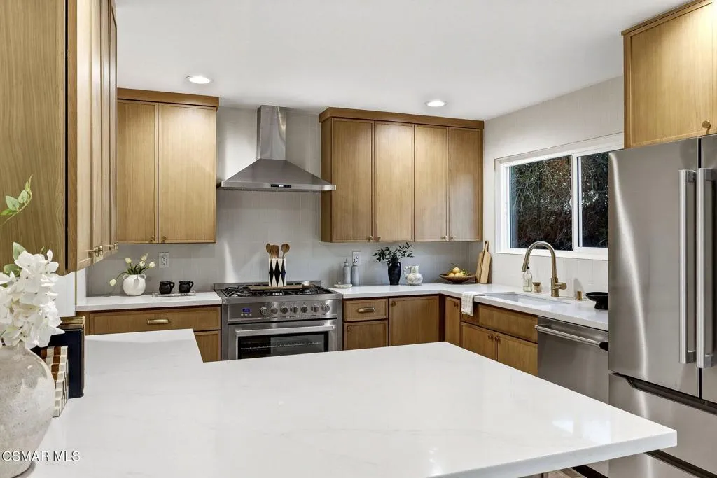5525 Parkmor Road, Calabasas, California 91302 home-pic-4