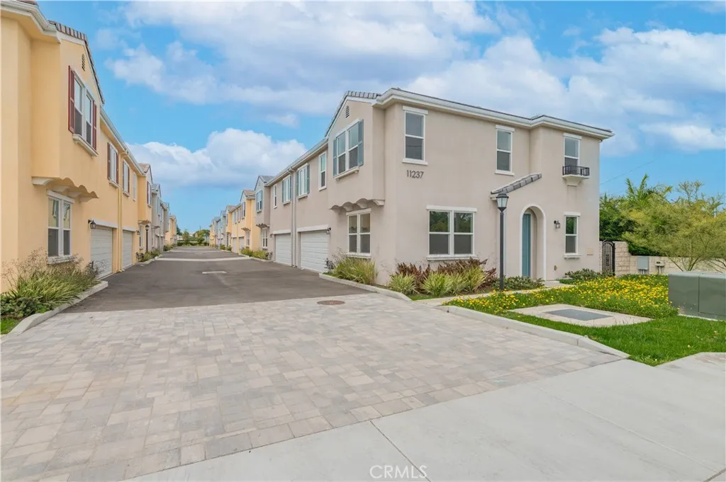 11237 Gladhill Road 7, Whittier, California 90604 home-pic-1