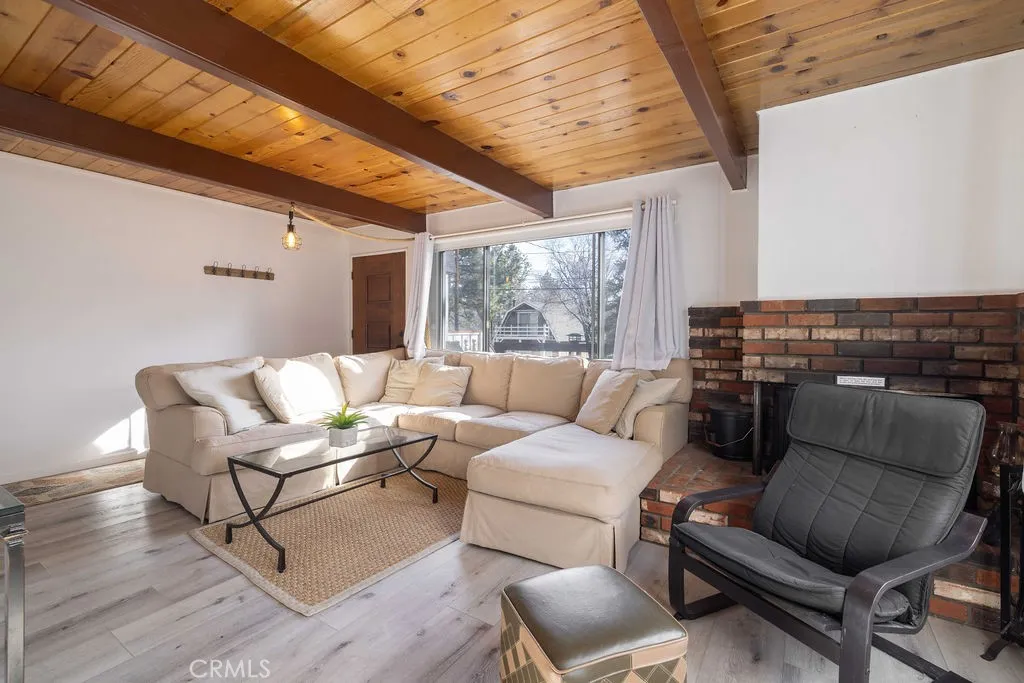 672 Holmes, Sugarloaf, California 92386 home-pic-8